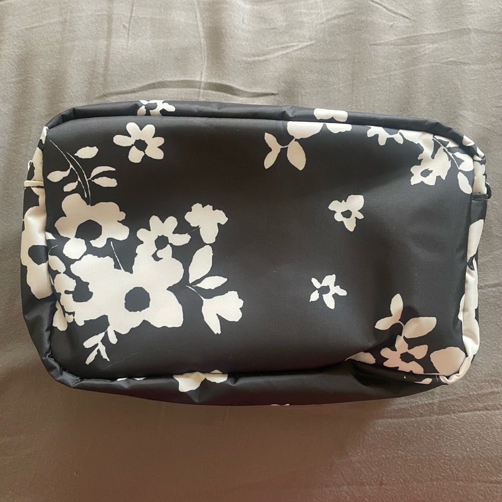 Thirty One Simply Floral makeup bag